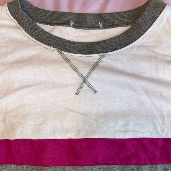 Women’s long sleeve shirt. - Picture 2 of 3